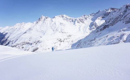 Stubai-Arlberg 8-day guided freeride skiing tour