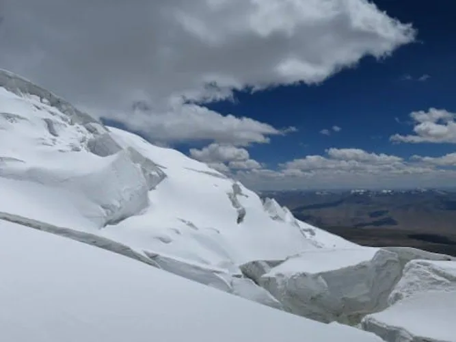Muztagh Ata peak mountaineering program in China