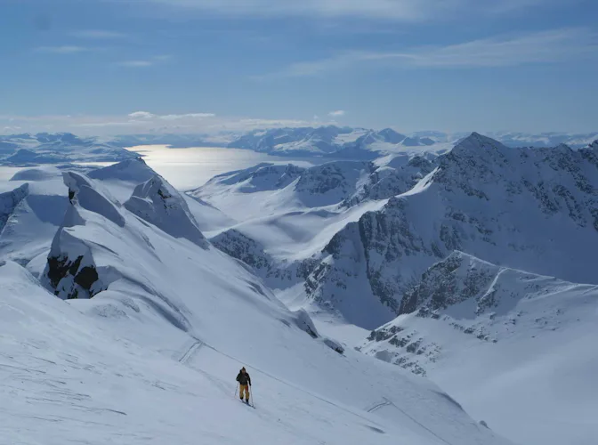 Vacaciones de esquí de travesía en los Alpes Lyngen, Noruega