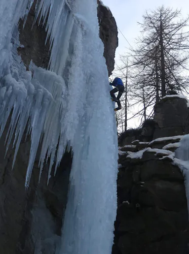 Ice climbing guided tour in Aosta Valley