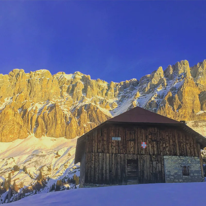 Hut to hut snowshoeing tours in the Swiss Alps | Switzerland