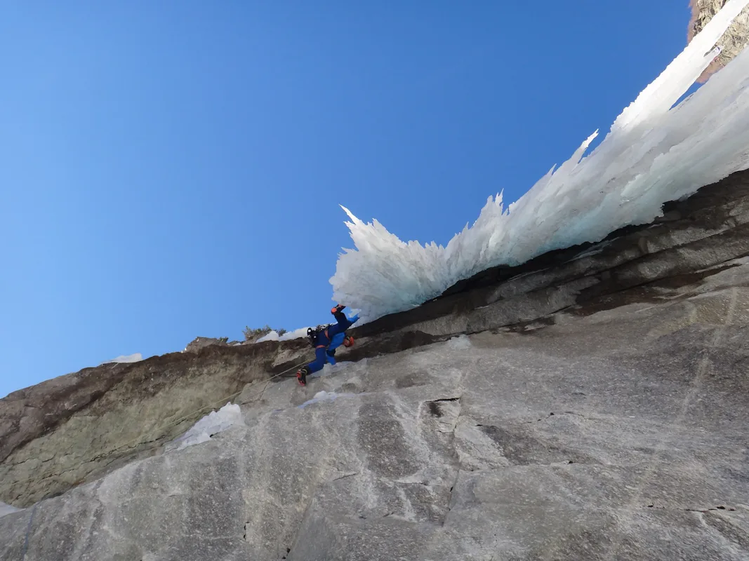 Saalbach Hinterglemm guided ice climbing | Austria