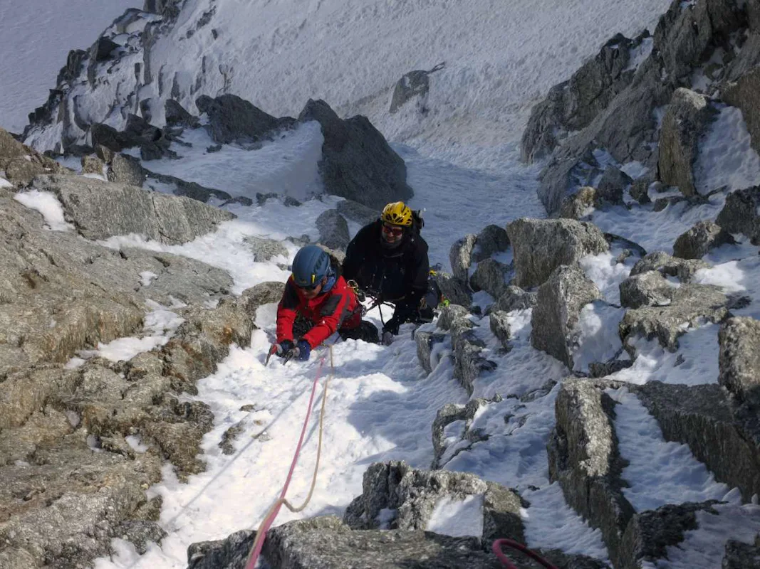 Goulottes ice climbing in the Mt Blanc range | France