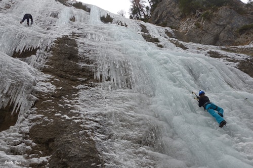 Colfosco 1-day guided ice climbing