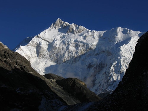 Escalade du mont Kanchenjunga dans l'Himalaya