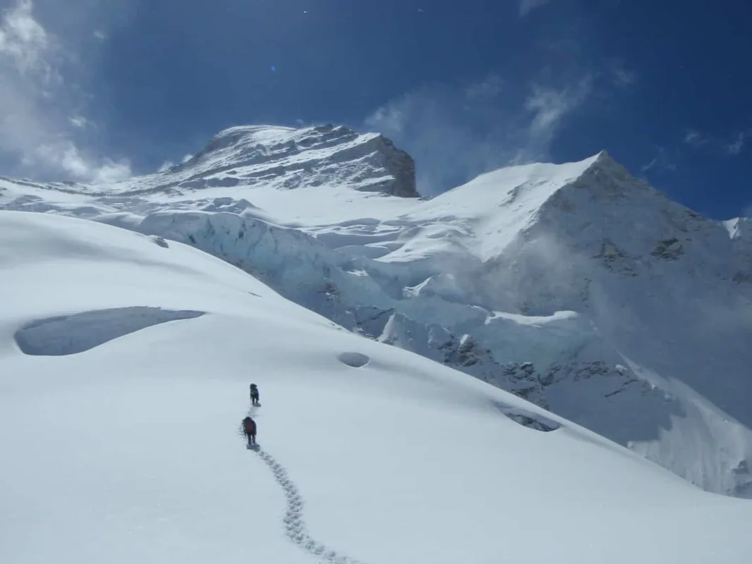 Cho Oyu summit Climb expedition | China