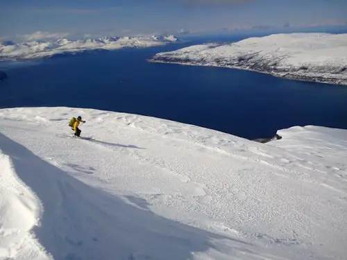 Esquí de travesía en la región de Troms, Noruega