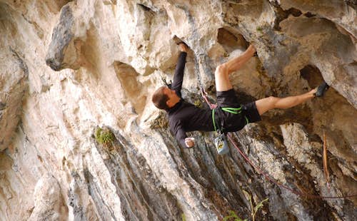 Rock climbing classes for intermediate climbers