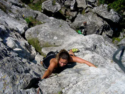 Rock Climbing for beginners in Castle Rock SP