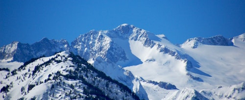 Heliski and ski touring Pyrenees crossing