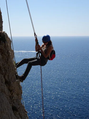 "Verti-hiking" and rock climbing trip in the Calanques 10