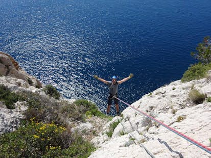 “Verti-hiking” and easy scrambling in the Calanques
