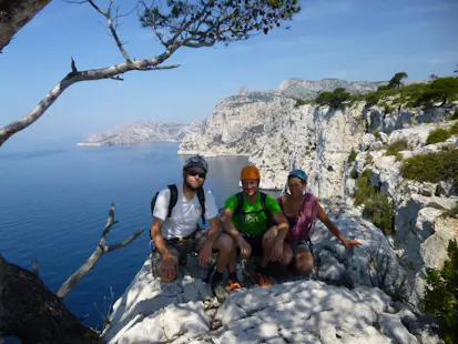 Catamaran rock climbing in the Calanques