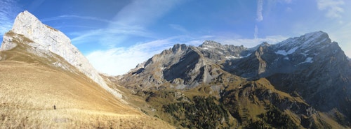 Hiking around the Muveran in the Valais