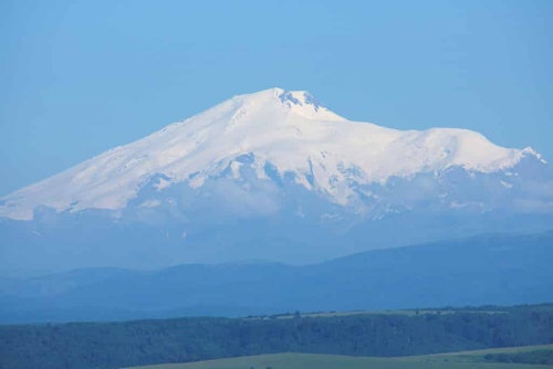 10-day expedition to Mount Elbrus (5642 meters)
