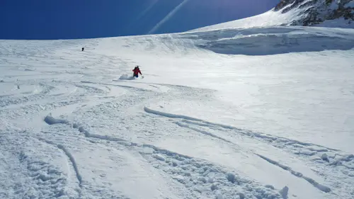 Off-piste skiing in the Vallée Blanche