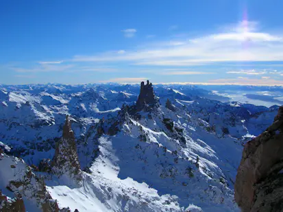 Esquí de travesía alrededor del Refugio Frey, en Bariloche