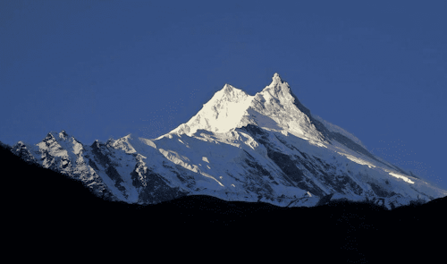 Climbing Mount Manaslu