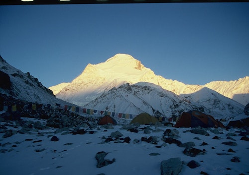 Ascent to Mount Cho Oyu