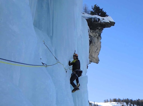 Winter ice climbing, 5-day in Chamonix