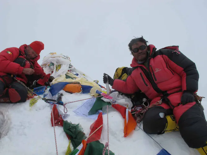 Climbing Mount Everest, North route