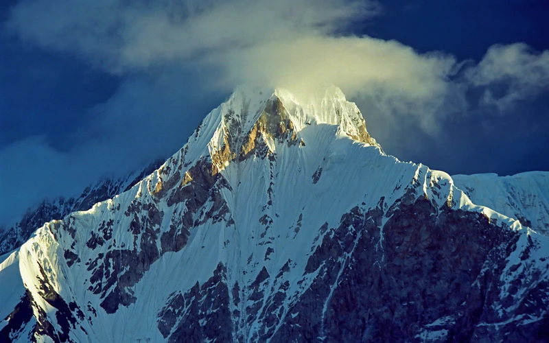 Climbing Jengish Chokusu (Victory Peak)