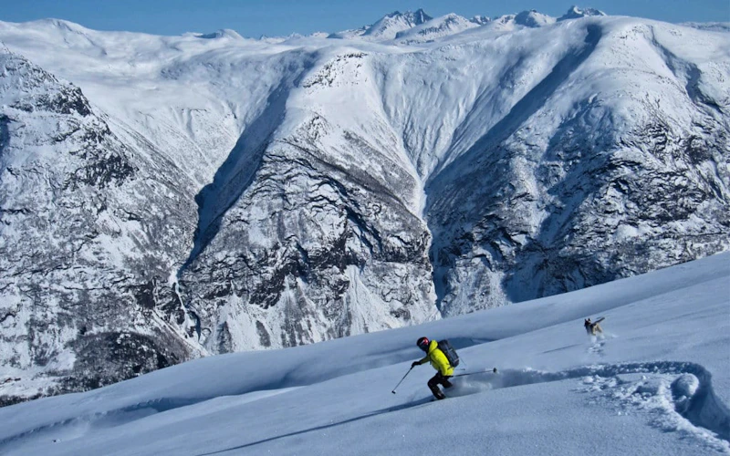 Backcountry Skiing in the Sunnmore Alps