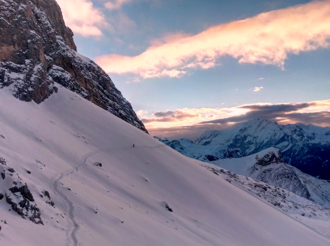 Winter Mountaineering With a Guide, the Perfect Training for Ambitious Climbing Ascents