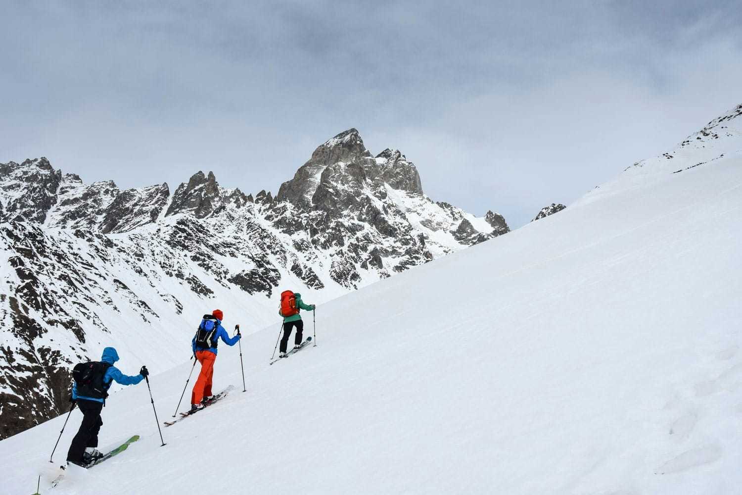 Explore the Best Snowboarding Destinations for Thrilling Adventures  