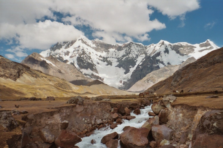 Hiking the Ausangate Trail in Peru: Facts & Information. Routes, Climate, Difficulty, Equipment, Cost