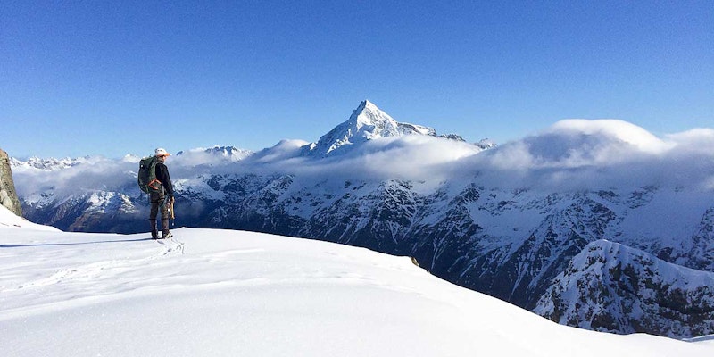 What is Glacier Hiking? Equipment, Best Season, Top Spots