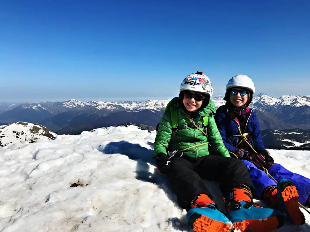Ski touring in the Pyrenees: an adventure for the whole family post image
