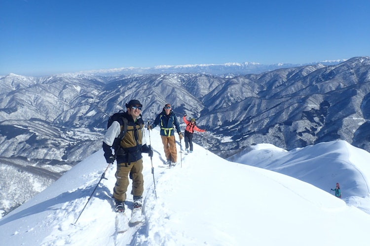 Unknown Japan: a backcountry skiing experience in Shirakawago