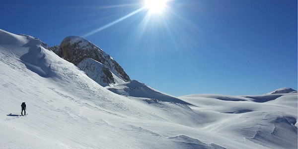 Mitja sous le col en Slovenie a ski de randonnee