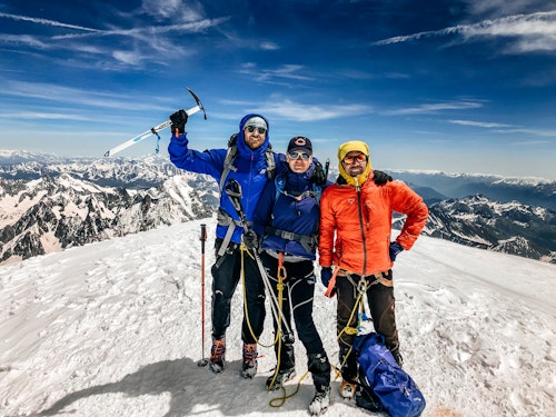 L'ascension du Mont Blanc : Faits et informations. Itinéraires, climat, difficulté, équipement, préparation, coût.