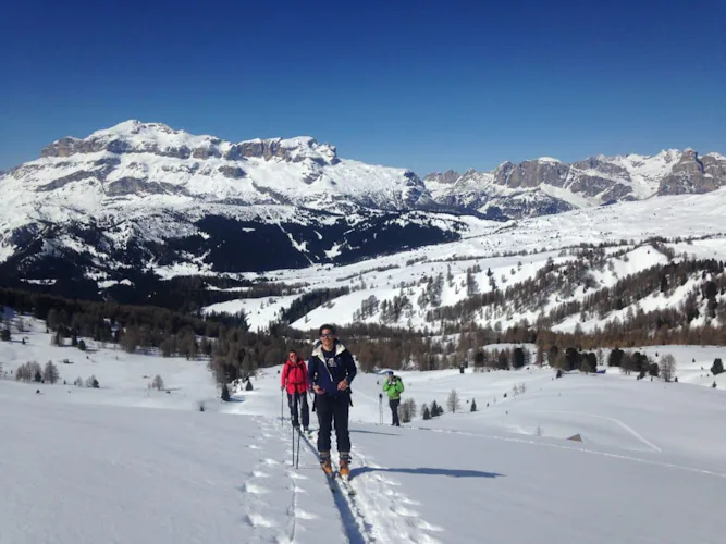 Día de esquí de travesía en Mondeval, Dolomitas
