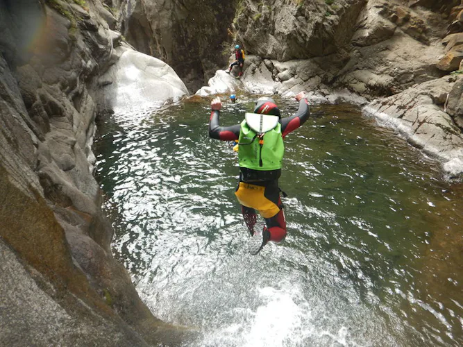 Canyoning in the Pyrenees 4