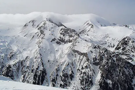 Ski mountaineering in Eastern Europe: 4 days on the Pirin Mountain in Bulgaria