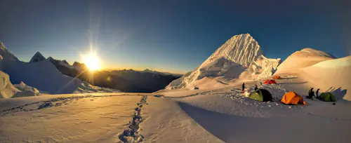 Expedición guiada de 6 días al Nevado Alpamayo (5947 m)
