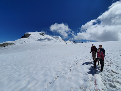 Climbing Breithorn from Zermatt(CH) or Cervinia (IT)