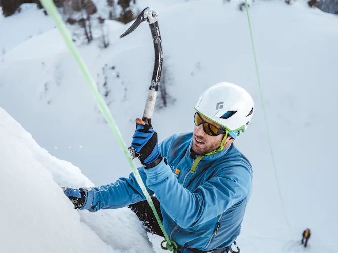 2-day ice climbing course in Switzerland (Level 1)