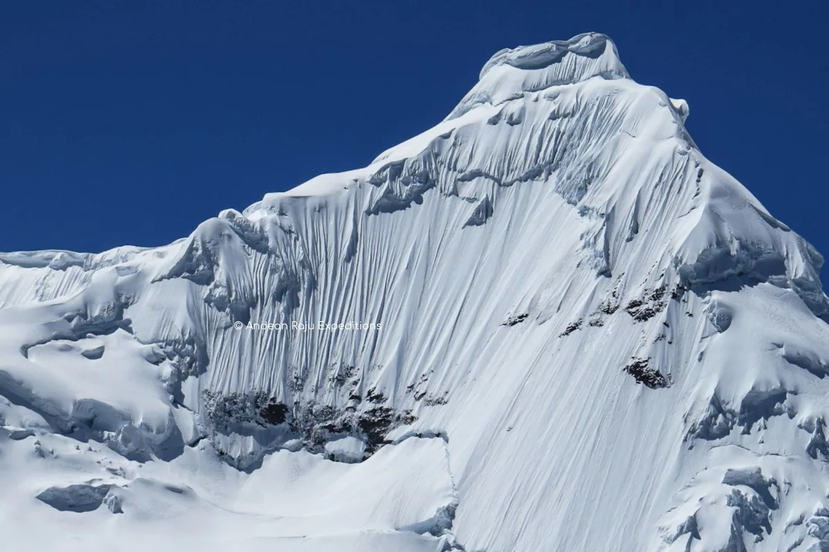 Ascenso de 4 días al Tocllaraju (6.034m) en la Cordillera Blanca, Andes Peruanos | undefined
