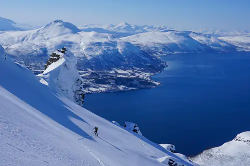 Vacaciones de esquí de travesía en los Alpes Lyngen, Noruega