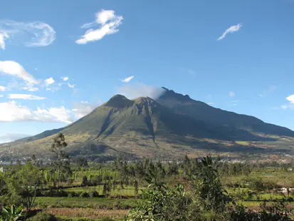 Imbabura Volcano guided hiking tour in Ecuador