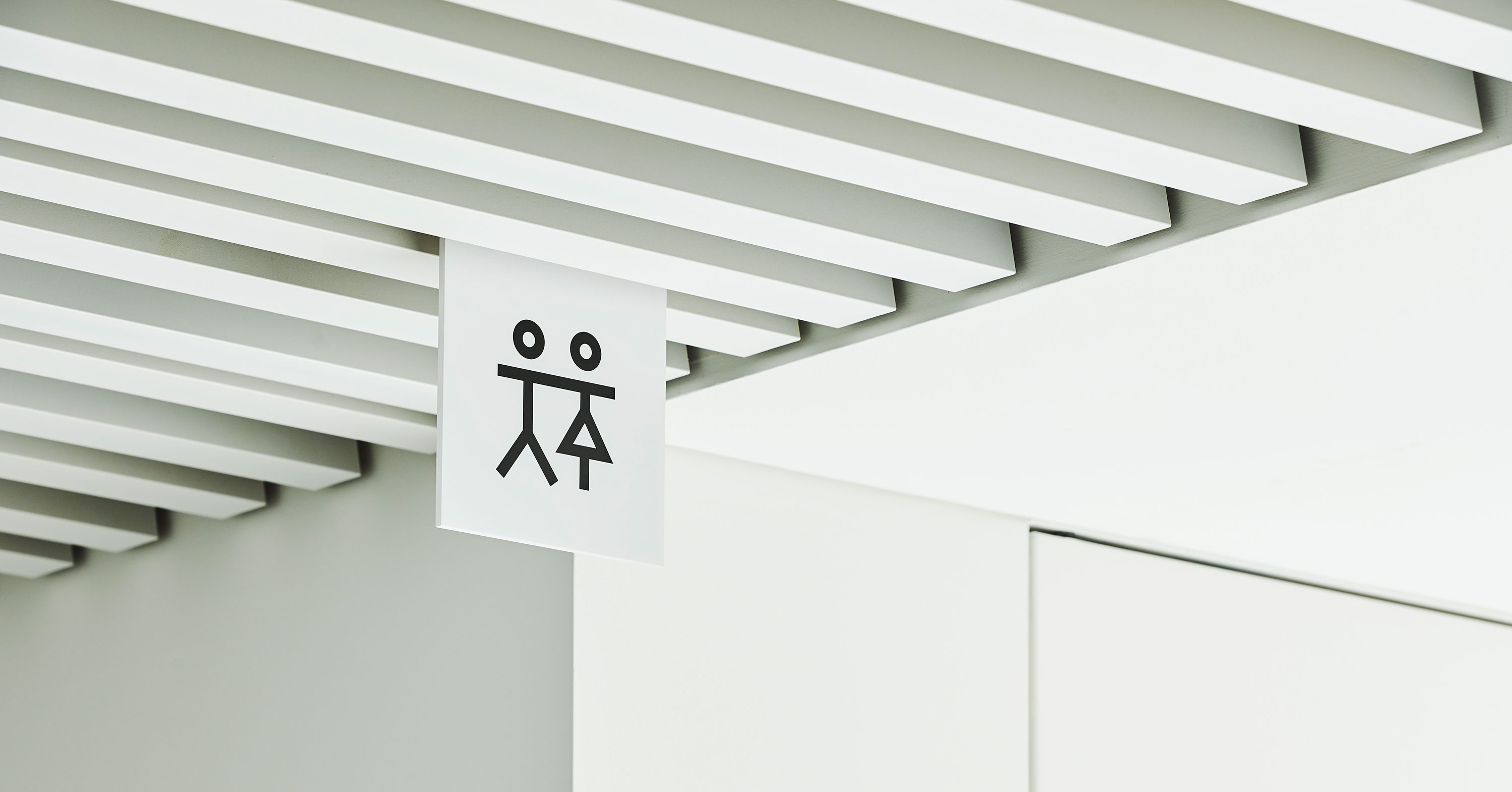 male and female toilet sign 