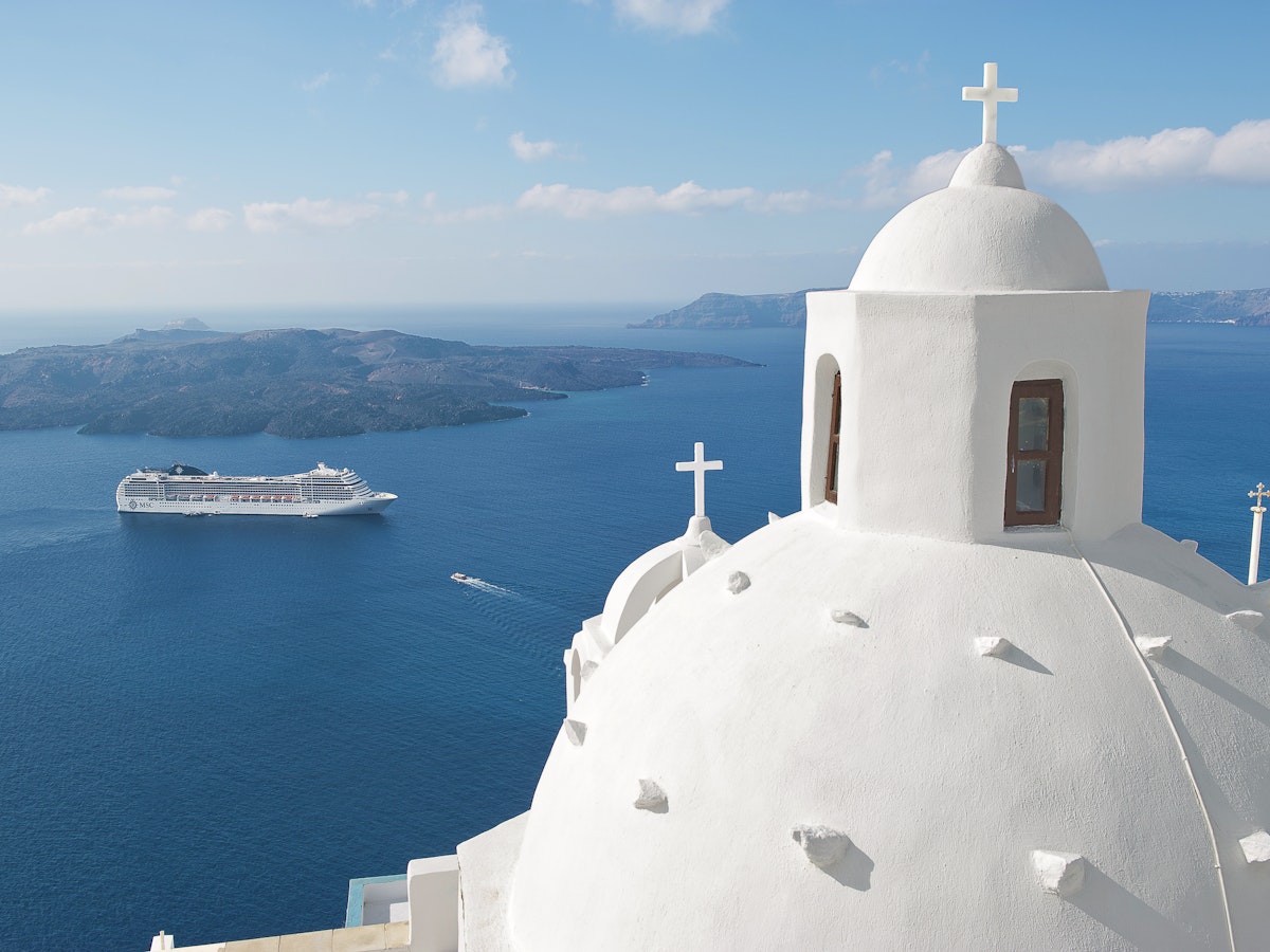 MSC Musica em Santorini, Grécia