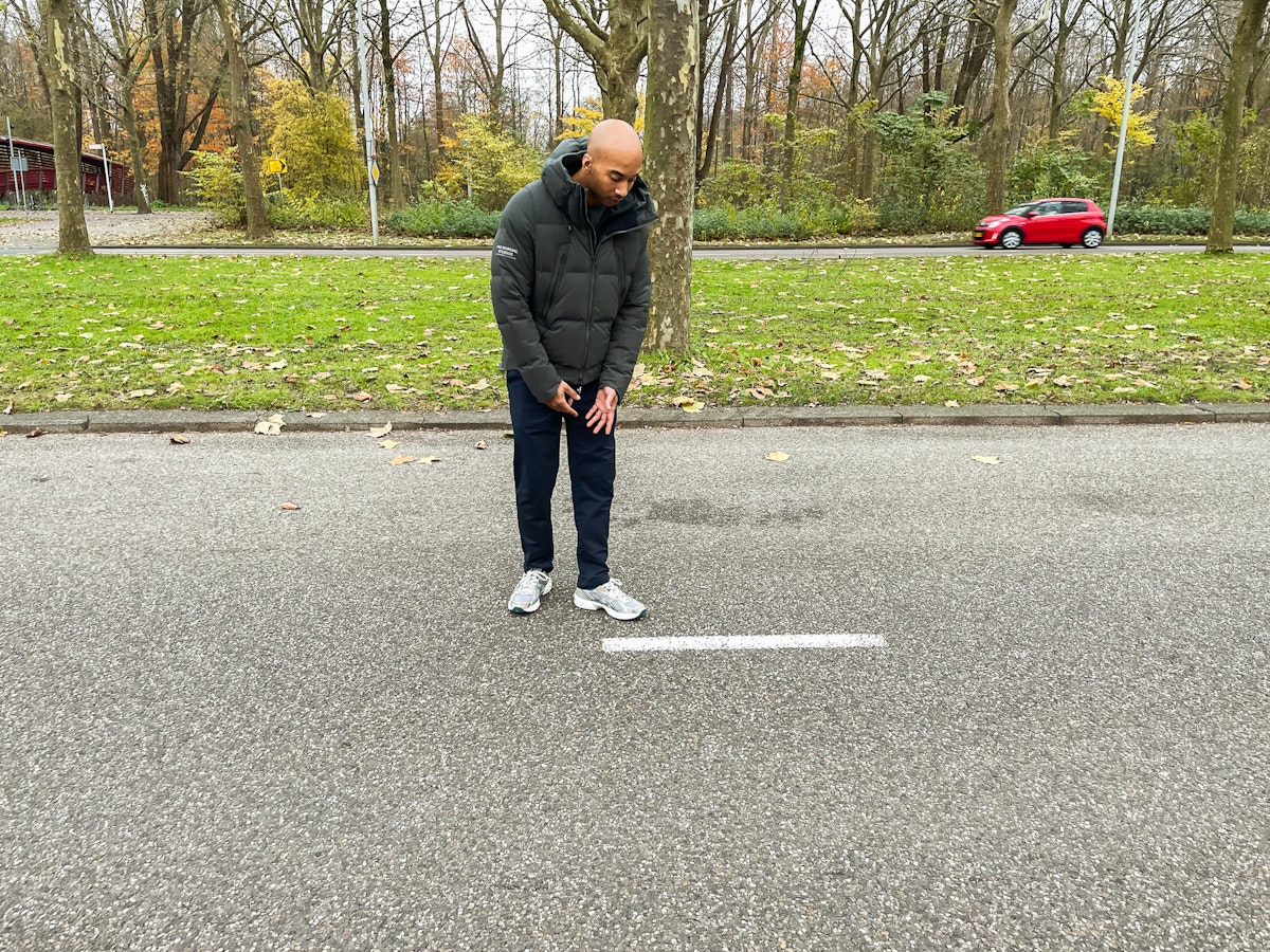 Strepen op de weg, welke zijn er en wat betekenen ze? Strepen op de weg, welke zijn er en wat betekenen ze?