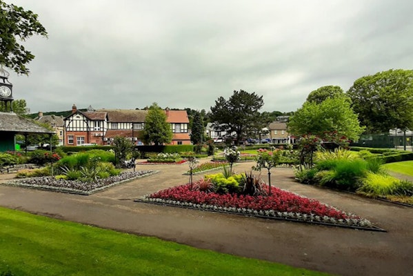 Hall Leys Park dog walk in Matlock