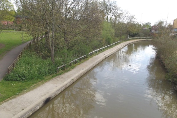 Banbury Flood Defences dog walk