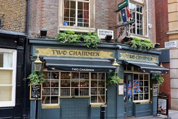 London dog friendly pub Two Chairmen